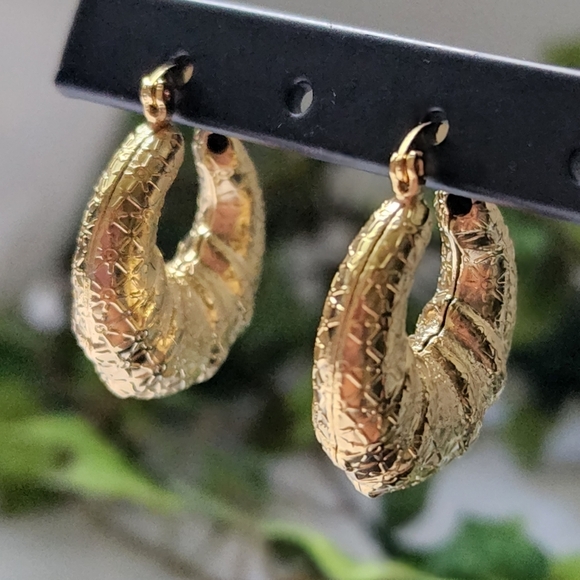 Textured Hallow Hoop Earrings Gold filled - Picture 3 of 5
